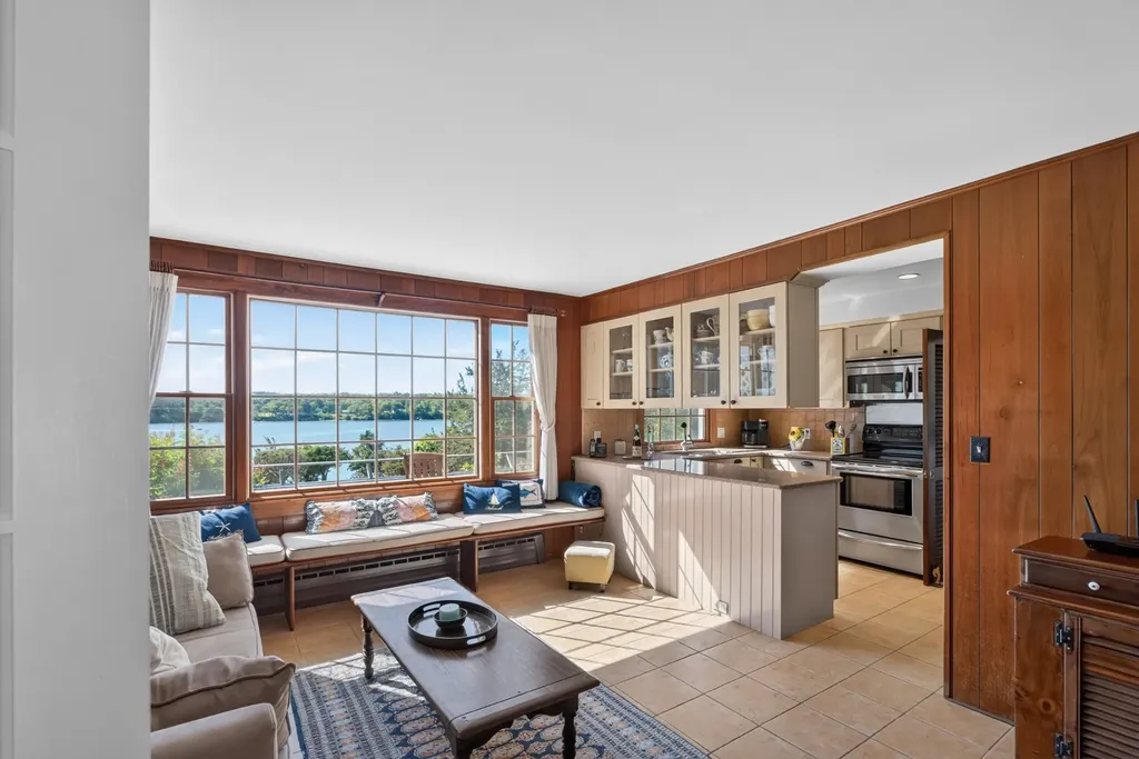 94 Weaver Lane Vineyard Haven MA 02568