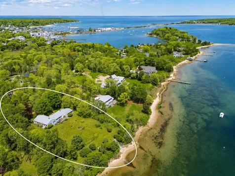94 Weaver Lane Vineyard Haven MA 02568