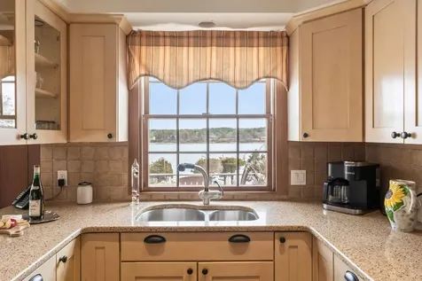 94 Weaver Lane Vineyard Haven MA 02568