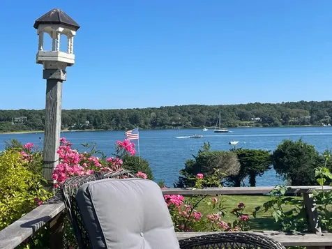 94 Weaver Lane Vineyard Haven MA 02568