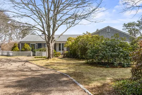 94 Weaver Lane Vineyard Haven MA 02568