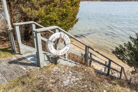 94 Weaver Lane Vineyard Haven MA 02568