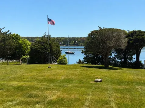 94 Weaver Lane Vineyard Haven MA 02568