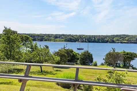 94 Weaver Lane Vineyard Haven MA 02568