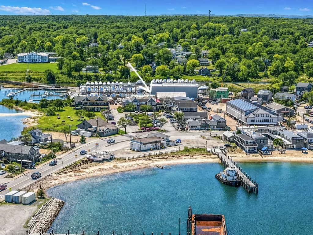 79 Beach Road Vineyard Haven MA 02568