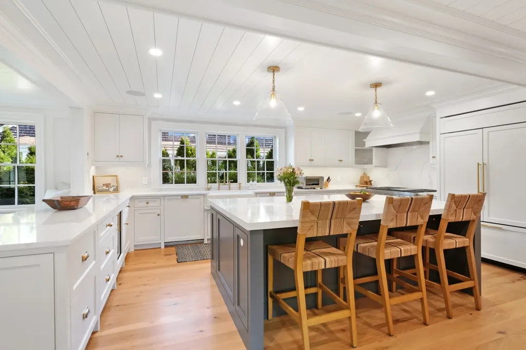 56 North Summer Street Edgartown MA 02539