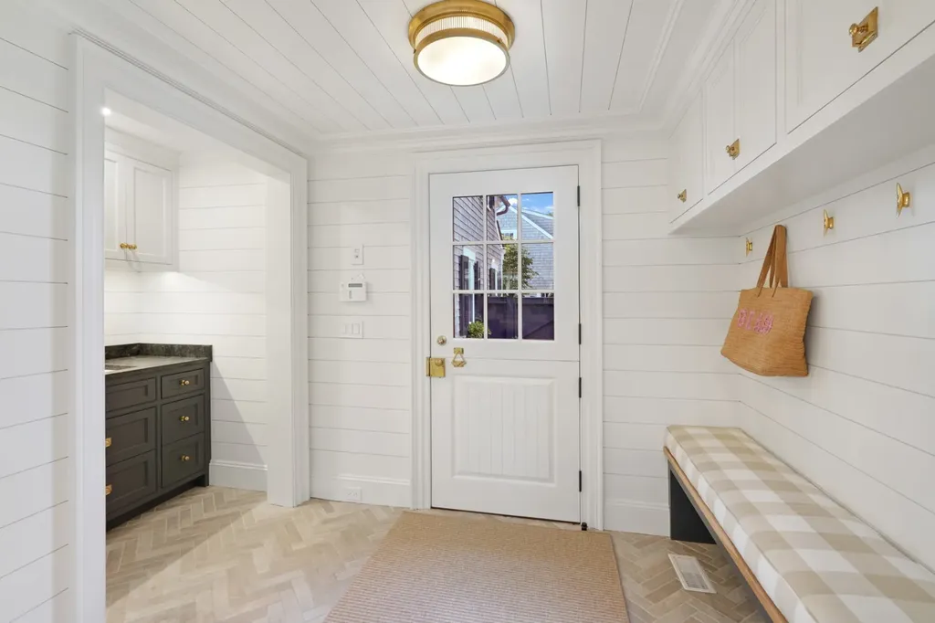 56 North Summer Street Edgartown MA 02539
