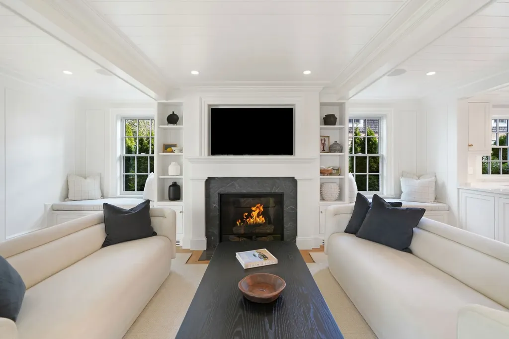 56 North Summer Street Edgartown MA 02539