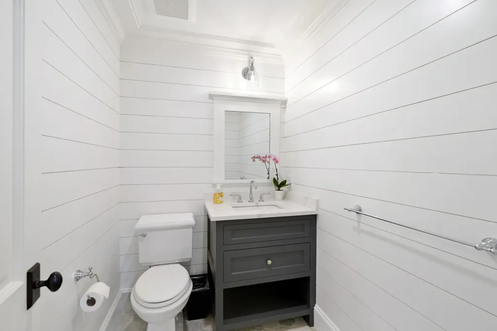 56 North Summer Street Edgartown MA 02539