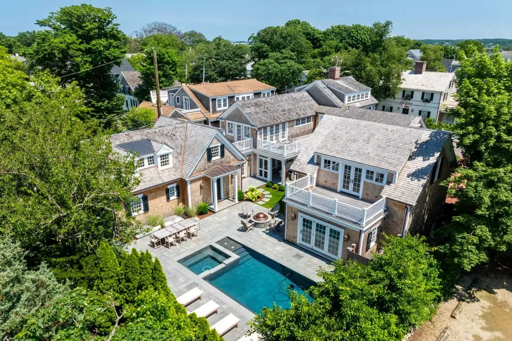 56 North Summer Street Edgartown MA 02539