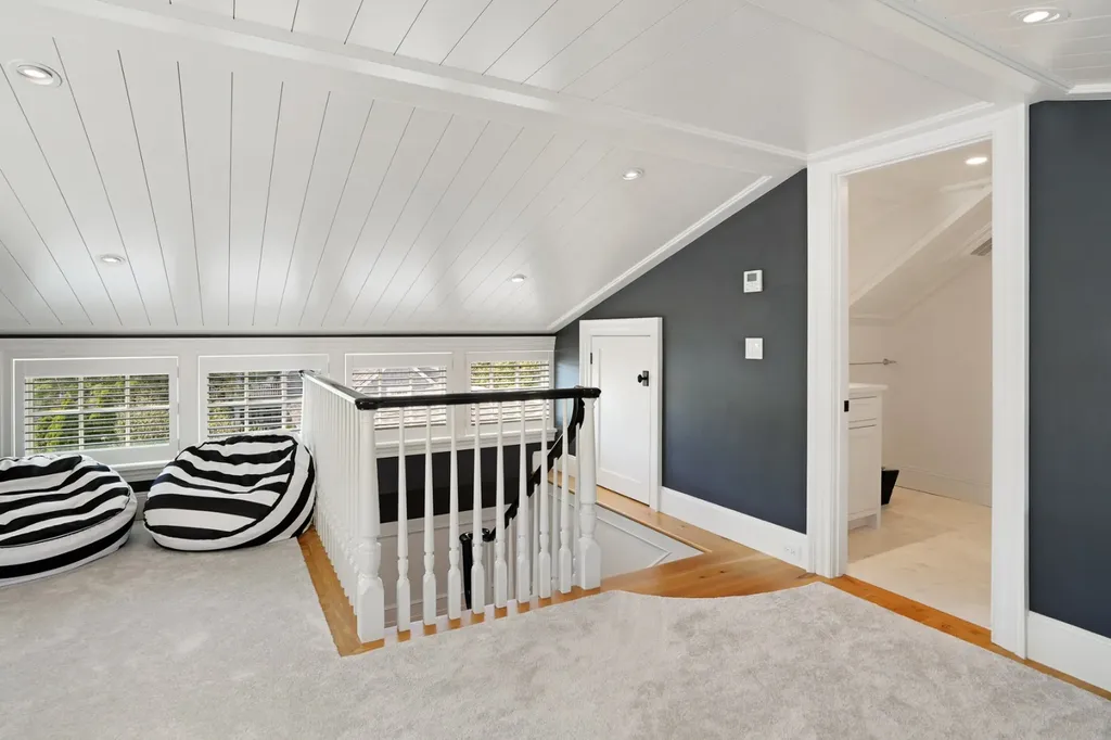 56 North Summer Street Edgartown MA 02539