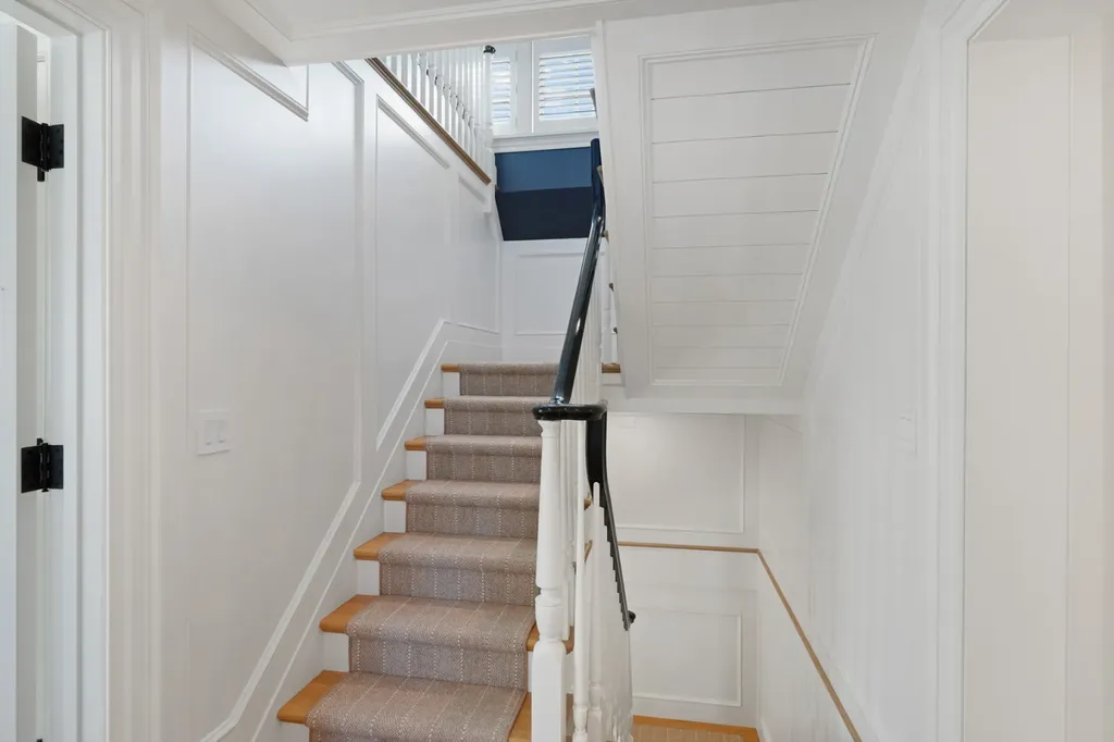 56 North Summer Street Edgartown MA 02539