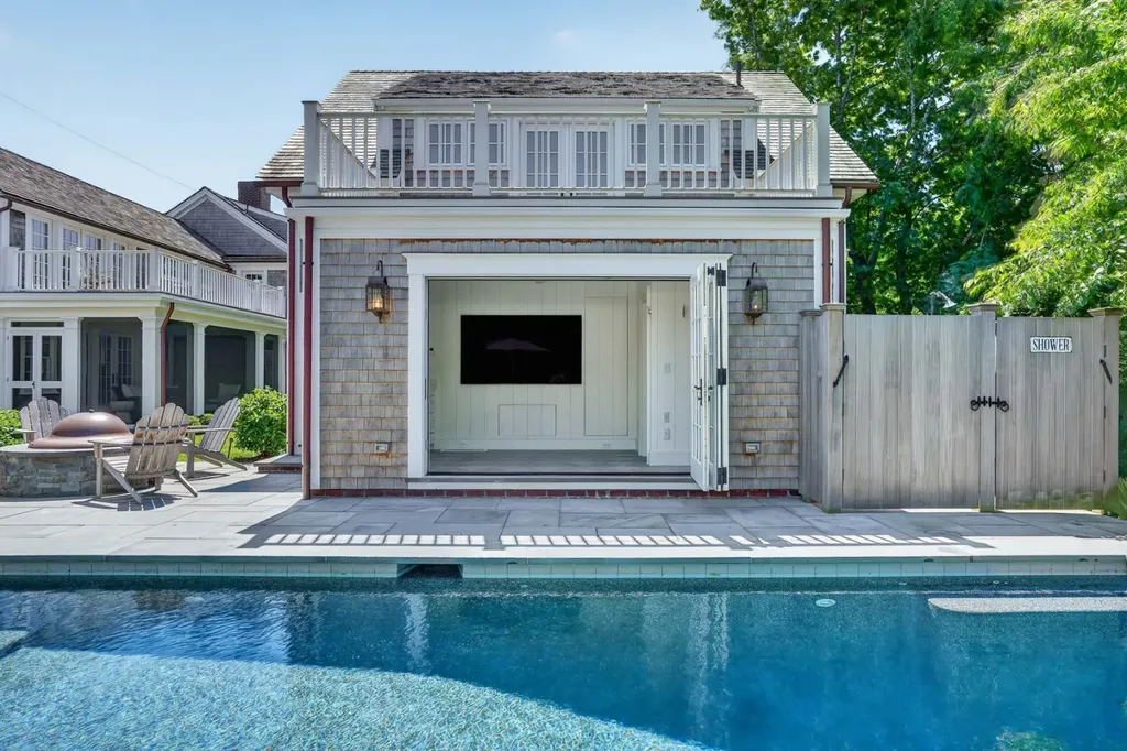 56 North Summer Street Edgartown MA 02539