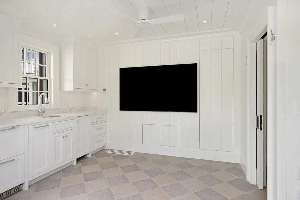 56 North Summer Street Edgartown MA 02539