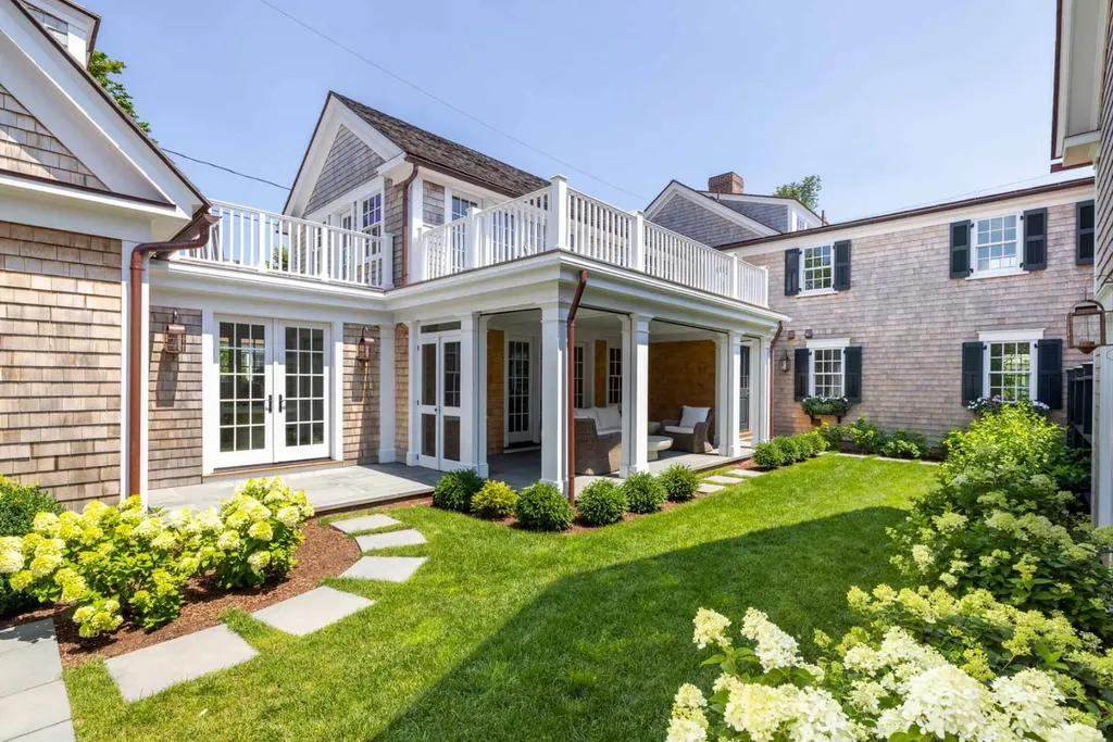 56 North Summer Street Edgartown MA 02539
