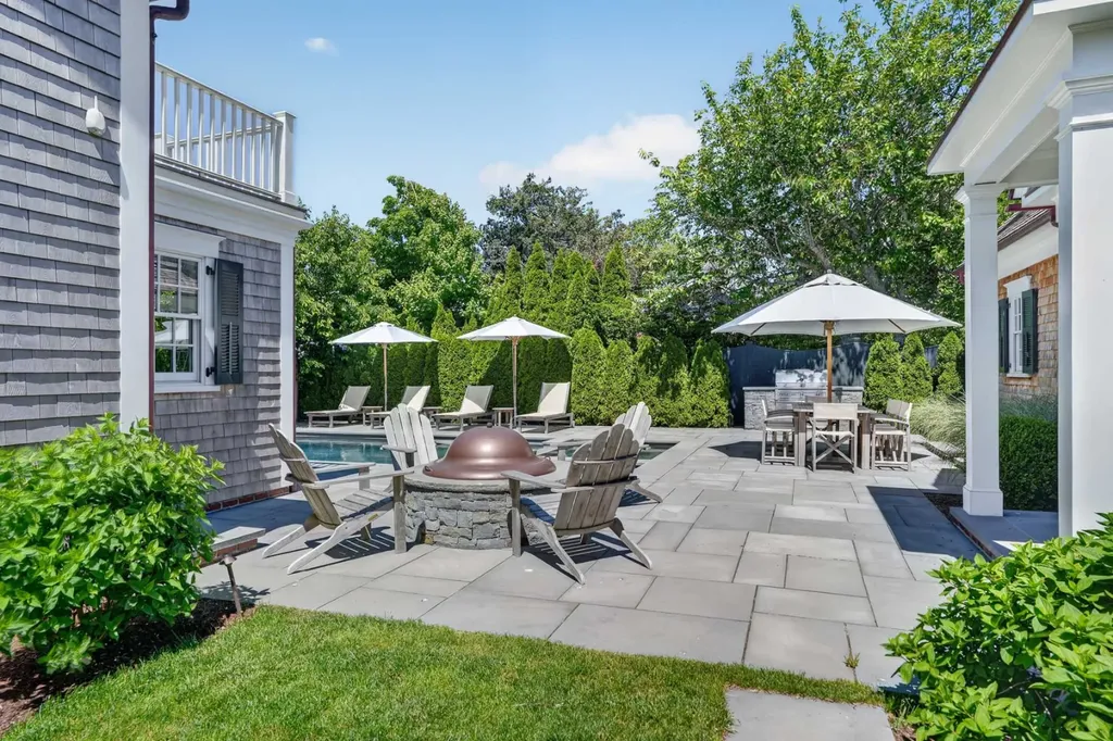 56 North Summer Street Edgartown MA 02539