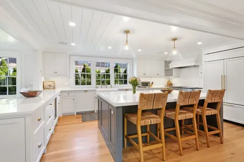 56 North Summer Street Edgartown MA 02539