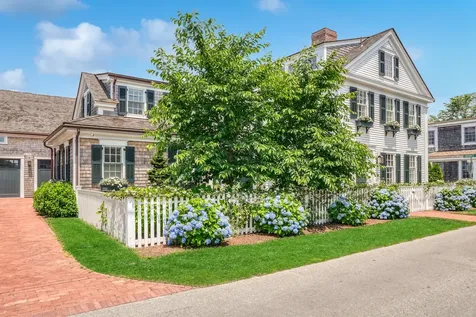 56 North Summer Street Edgartown MA 02539