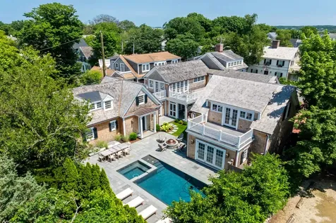 56 North Summer Street Edgartown MA 02539