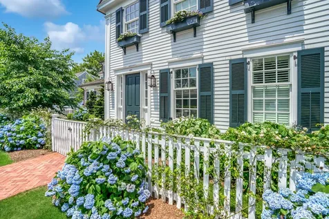 56 North Summer Street Edgartown MA 02539