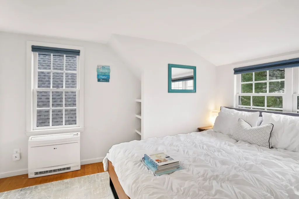 26 Sea Glen Road Oak Bluffs MA 02557