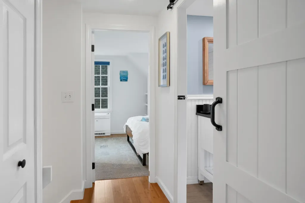 26 Sea Glen Road Oak Bluffs MA 02557