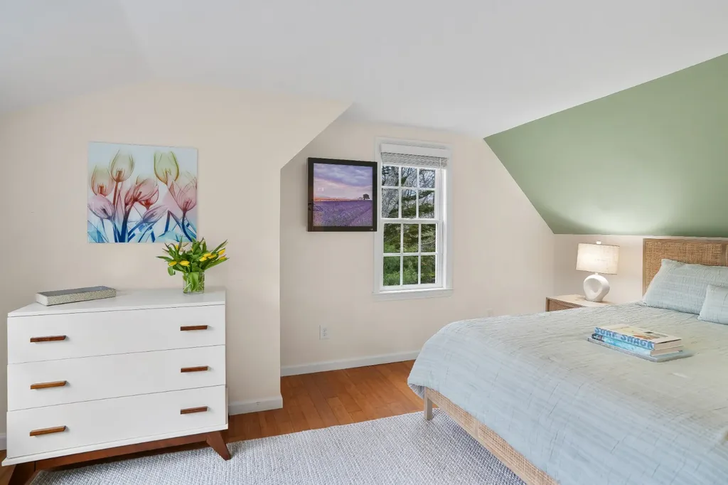 26 Sea Glen Road Oak Bluffs MA 02557