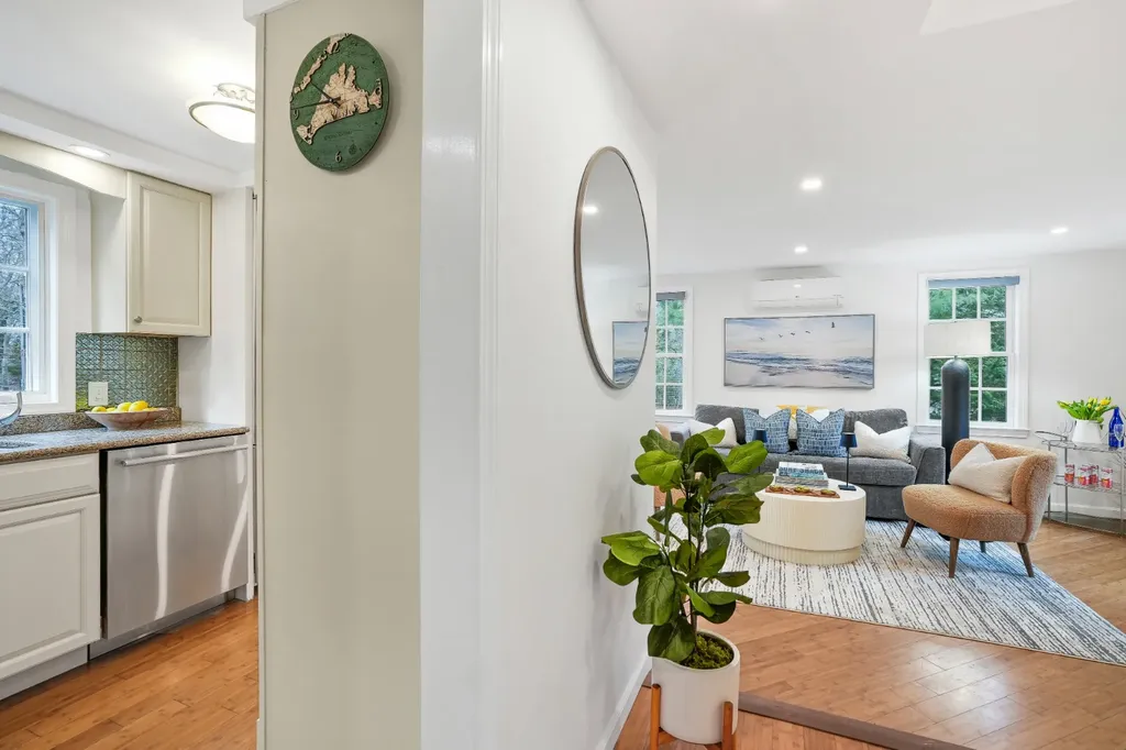 26 Sea Glen Road Oak Bluffs MA 02557