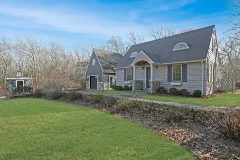 26 Sea Glen Road Oak Bluffs MA 02557