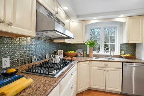 26 Sea Glen Road Oak Bluffs MA 02557