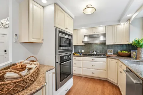 26 Sea Glen Road Oak Bluffs MA 02557