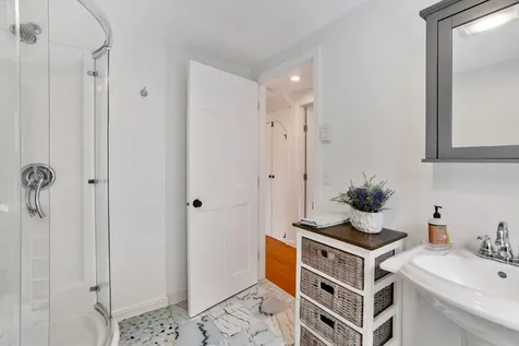 26 Sea Glen Road Oak Bluffs MA 02557