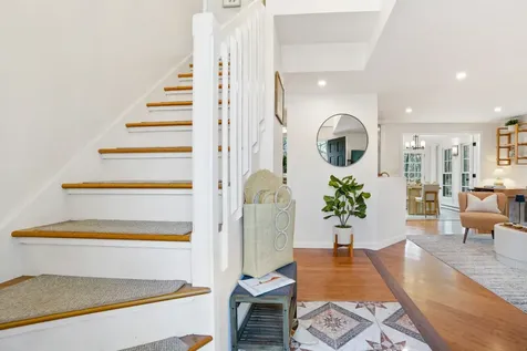 26 Sea Glen Road Oak Bluffs MA 02557