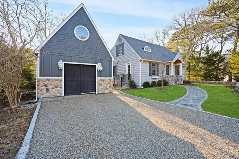 26 Sea Glen Road Oak Bluffs MA 02557
