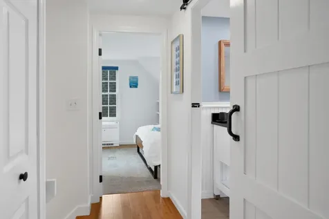 26 Sea Glen Road Oak Bluffs MA 02557