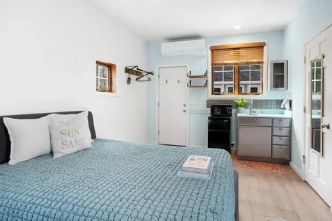 26 Sea Glen Road Oak Bluffs MA 02557