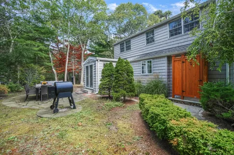 26 Sea Glen Road Oak Bluffs MA 02557