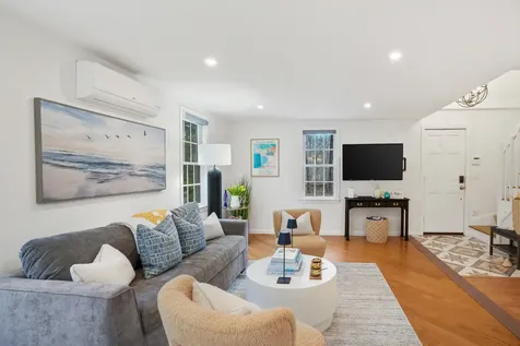 26 Sea Glen Road Oak Bluffs MA 02557