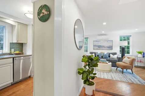 26 Sea Glen Road Oak Bluffs MA 02557