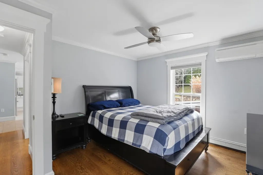 21 Davis Street Vineyard Haven MA 02568