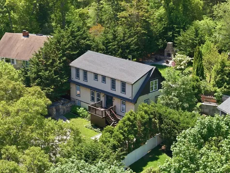 21 Davis Street Vineyard Haven MA 02568