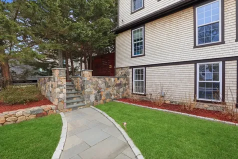 21 Davis Street Vineyard Haven MA 02568