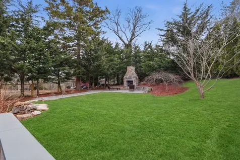 21 Davis Street Vineyard Haven MA 02568