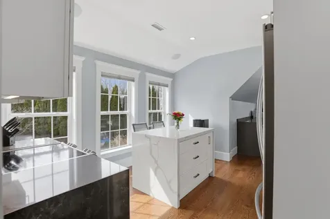 21 Davis Street Vineyard Haven MA 02568
