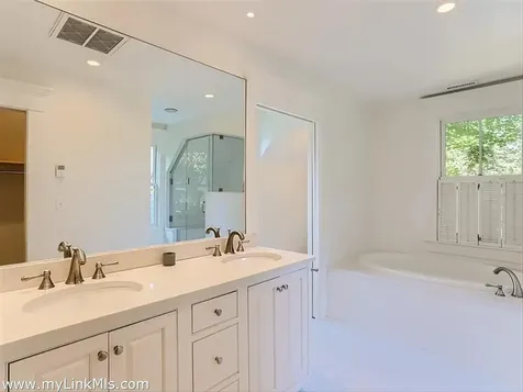 16 South Road Chilmark MA 02535