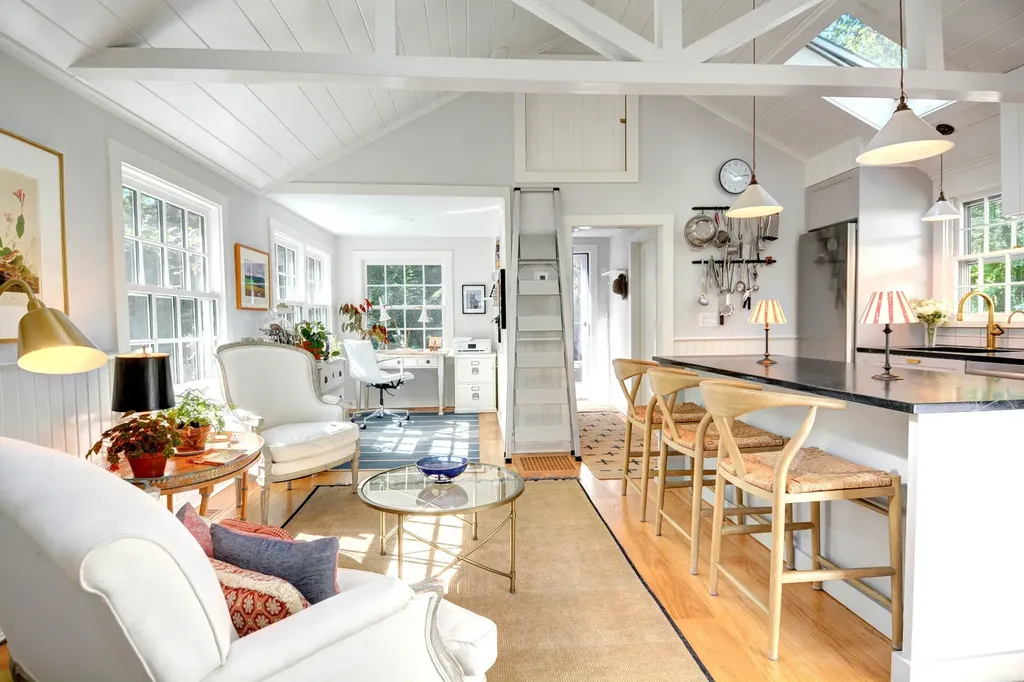 31 North Road Chilmark MA 02535