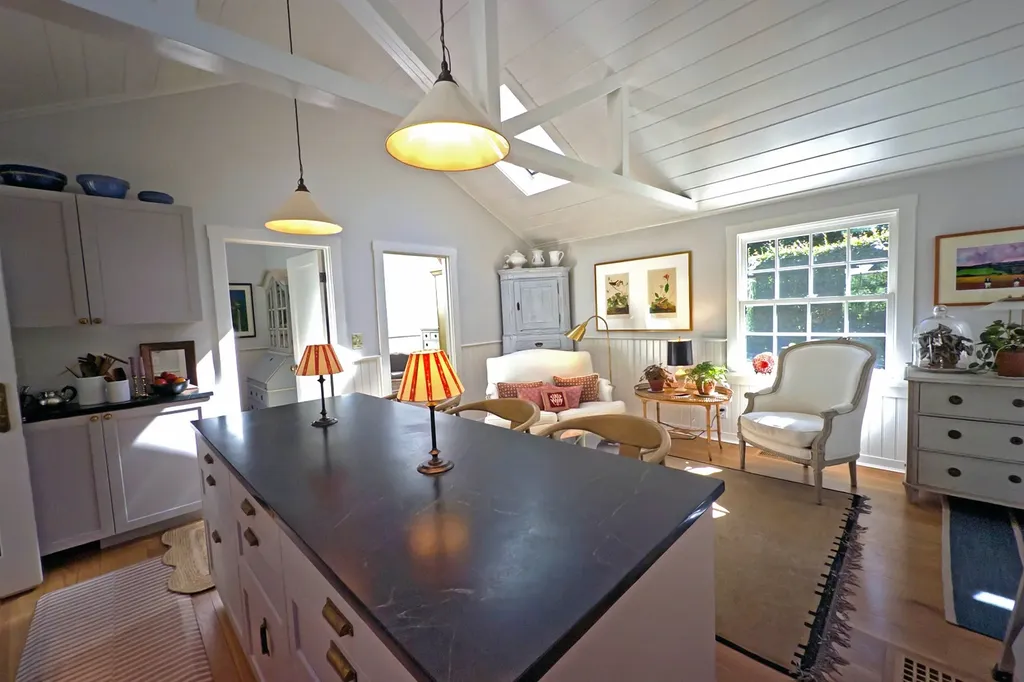 31 North Road Chilmark MA 02535