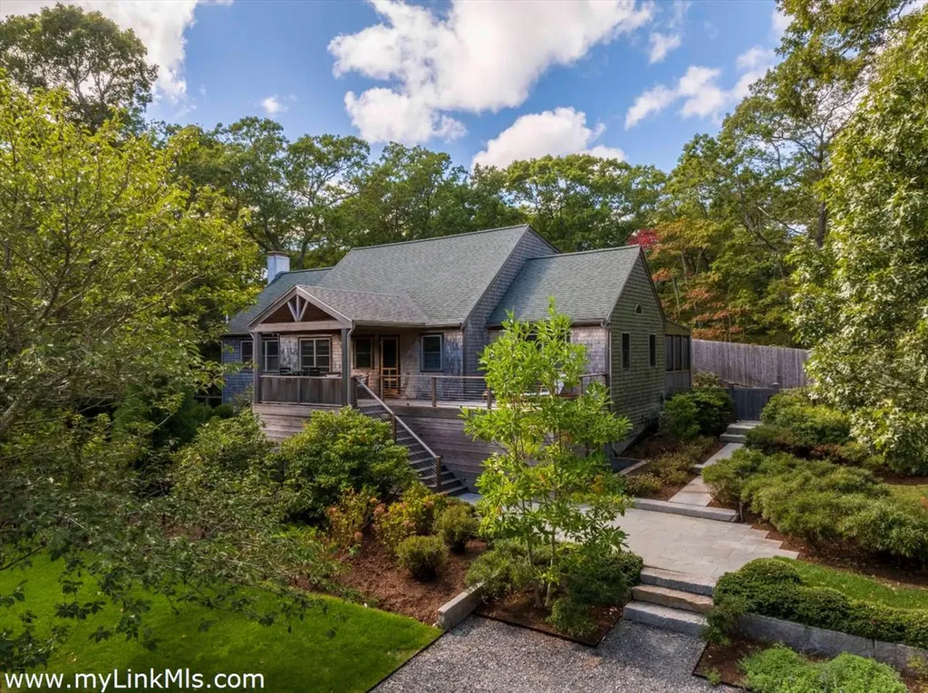Vineyard Haven MA, 81 Leland Avenue