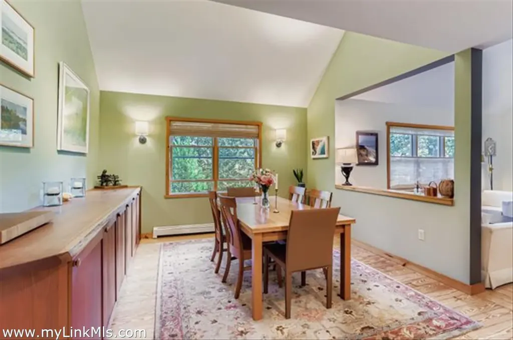 81 Leland Avenue Vineyard Haven MA 02568