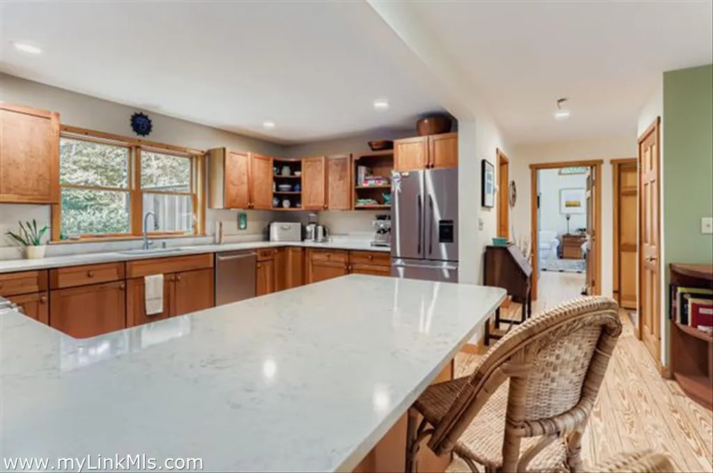 81 Leland Avenue Vineyard Haven MA 02568